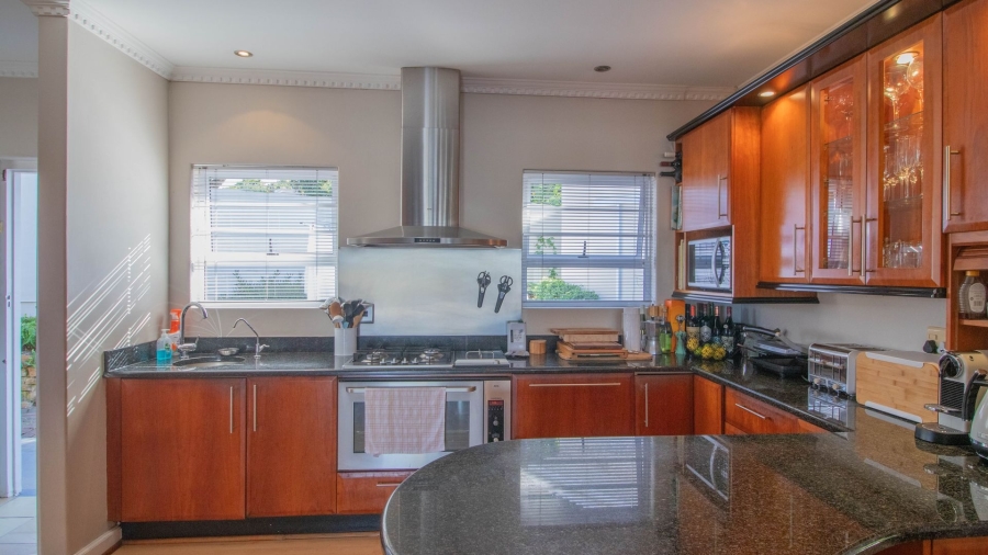 6 Bedroom Property for Sale in Beacon Bay Eastern Cape